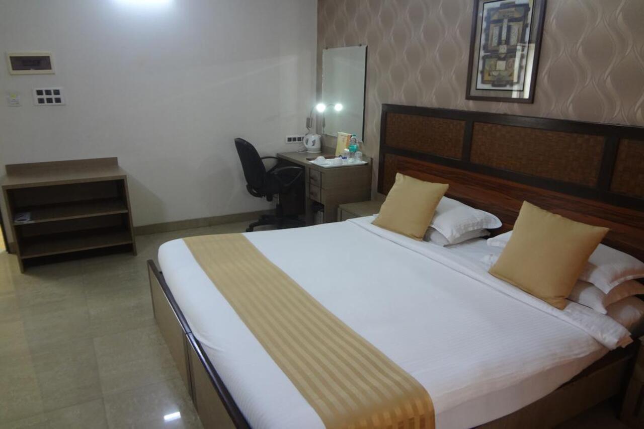 Jyoti Dwelling Hotel Mumbai Exterior photo