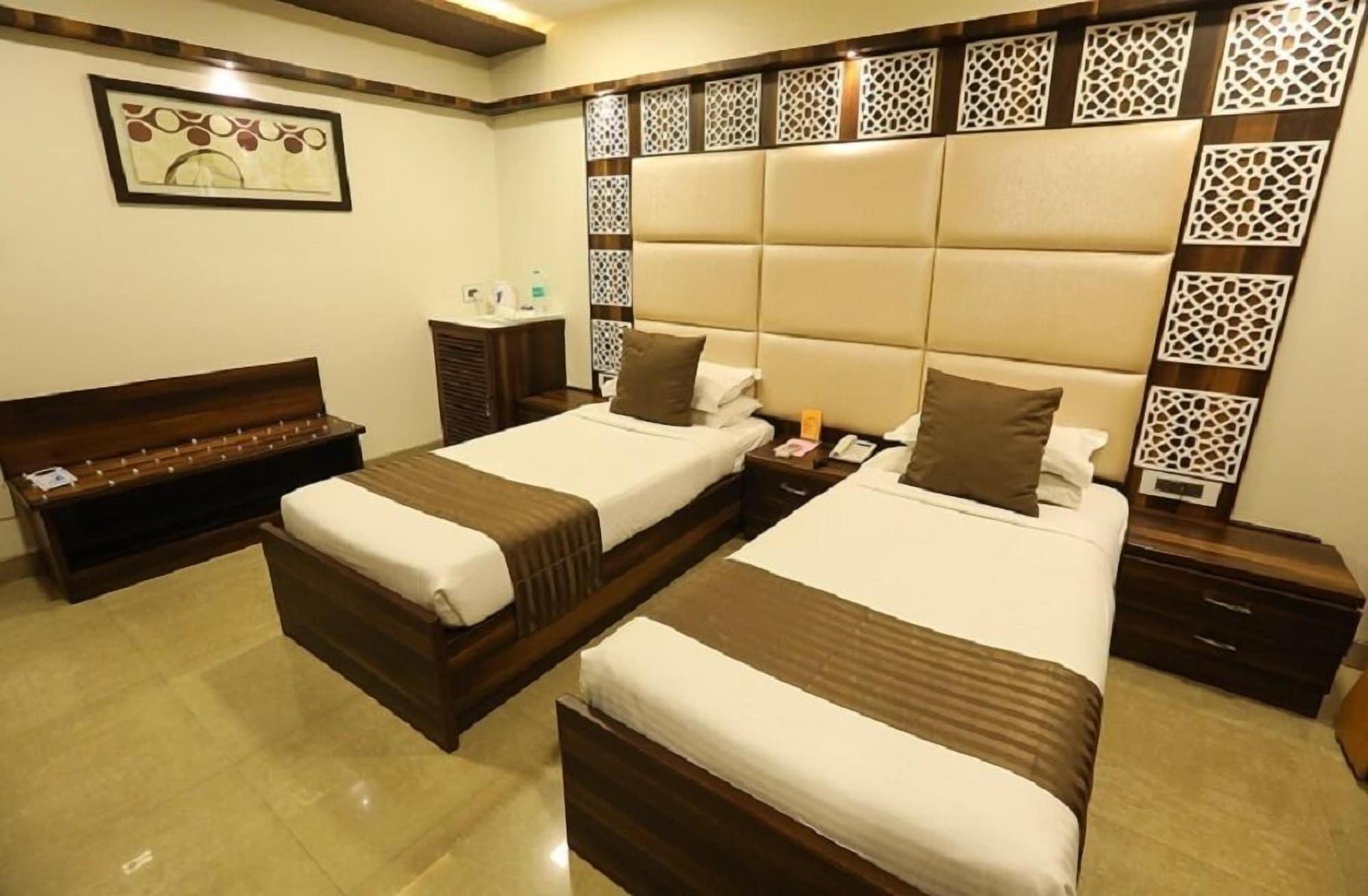Jyoti Dwelling Hotel Mumbai Exterior photo