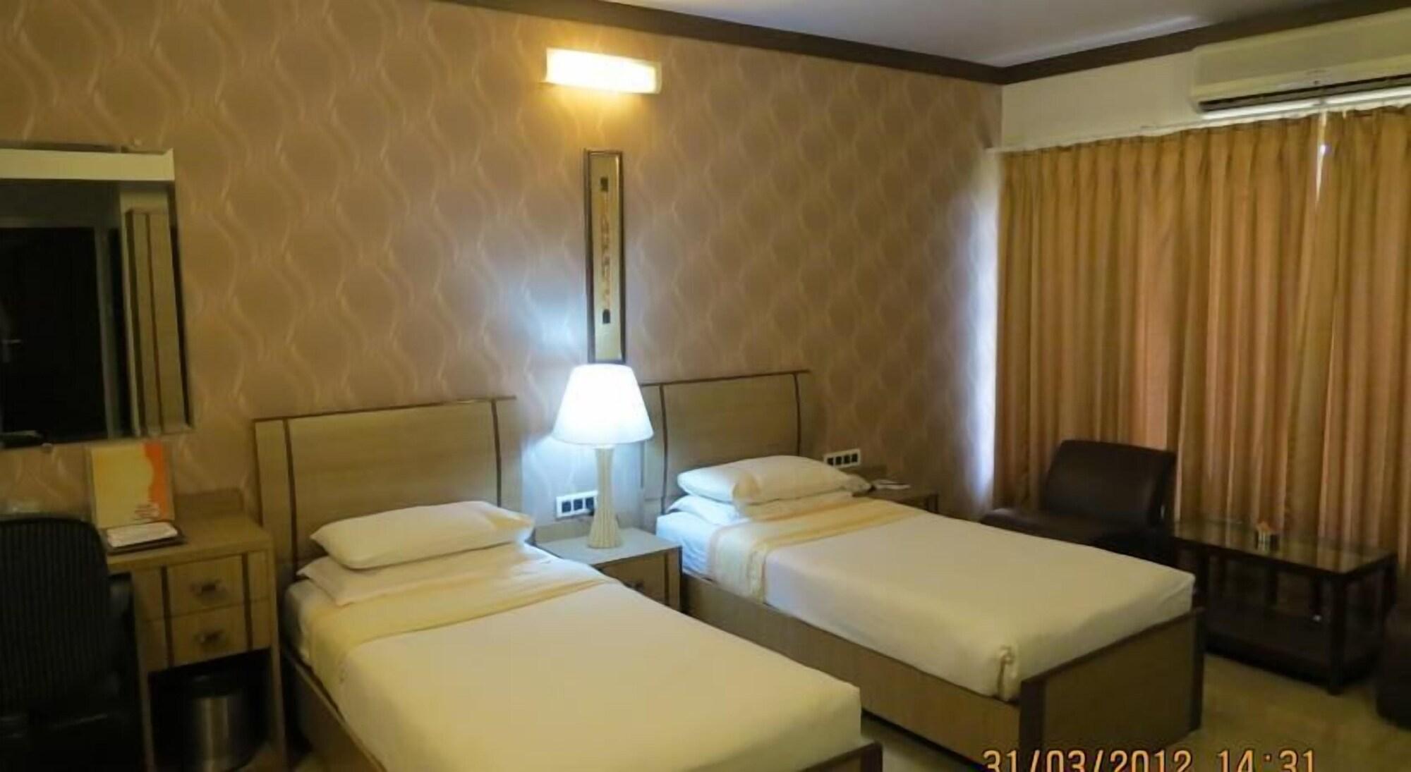 Jyoti Dwelling Hotel Mumbai Exterior photo