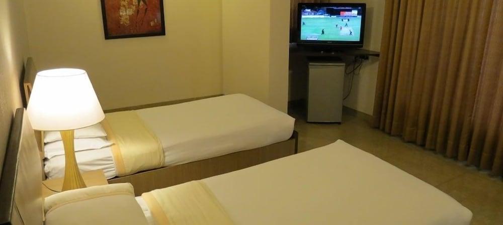 Jyoti Dwelling Hotel Mumbai Exterior photo