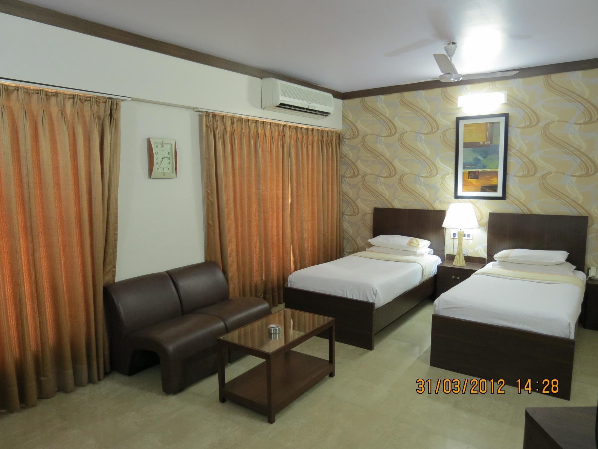 Jyoti Dwelling Hotel Mumbai Exterior photo