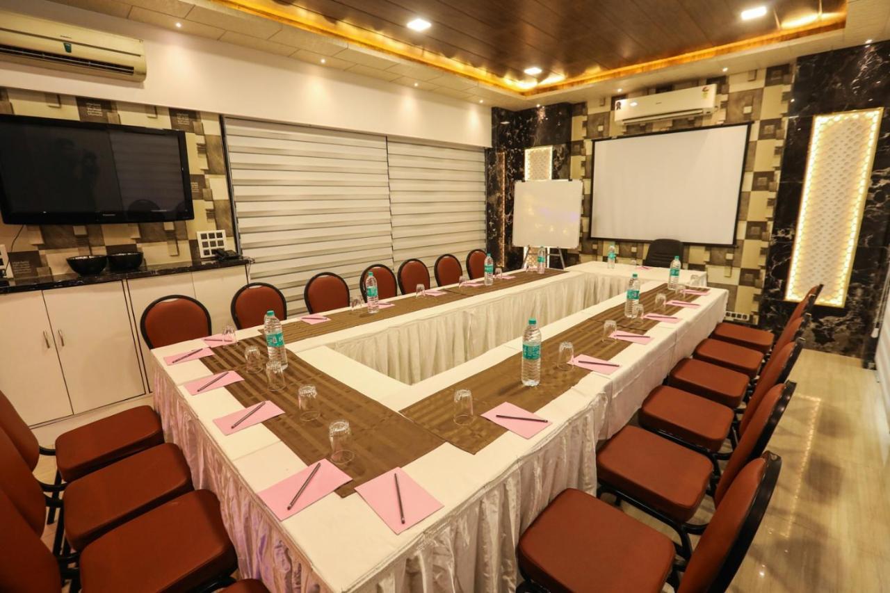 Jyoti Dwelling Hotel Mumbai Exterior photo